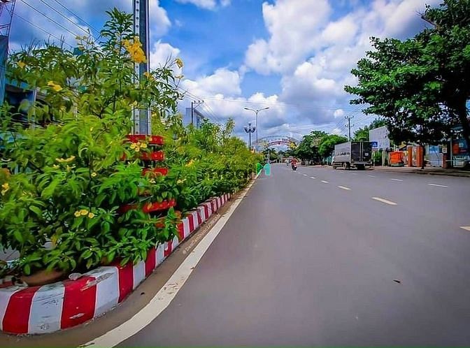 Hình ảnh càn bán gấp nha đất mặt tiền quốc lộ 50