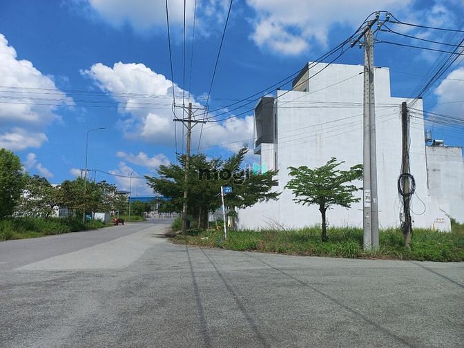 Hình ảnh cần bán (114m2) sổ hồng riêng ,cầu sáng , trần văn giàu