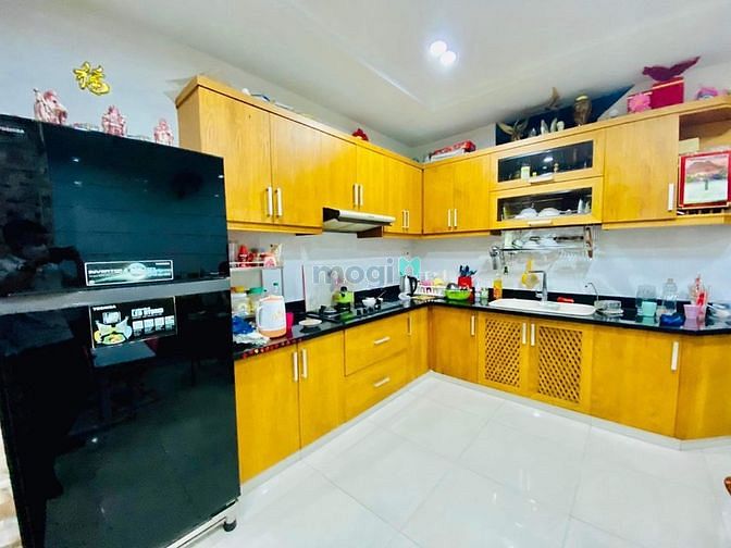 Hình ảnh Ngã tư Âu Cơ và Lạc Long Quân. 5x16. HẺm oto