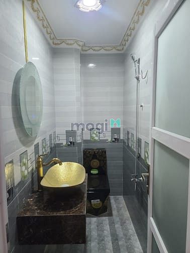 Hình ảnh Bán Nhà Dát Vàng, Hẻm Xe Tăng Đua, Bình Tân