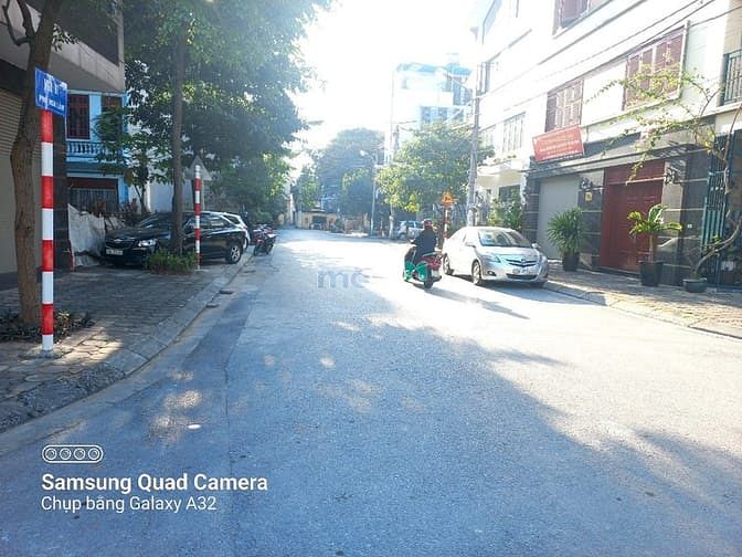Hình ảnh HIẾM!  Hoa Lâm – Bán 110M2 Đất – Lô Góc - Phân Lô – Vỉa Hè – Ô Tô Trán