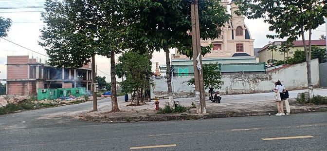 Hình ảnh Đất trống NGÃ TƯ 2 góc mặt tiền Dĩ An, BD cho thuê