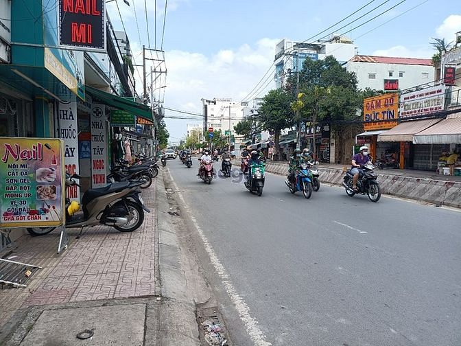 Hình ảnh Chính chủ cần bán Mặt tiền đường Huỳnh Tấn Phát, DT 4x23m, nở hậu