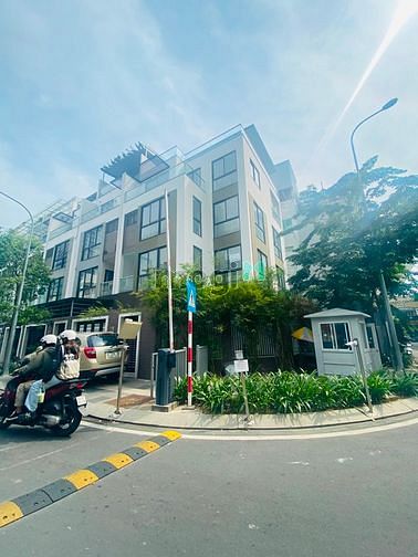 Hình ảnh Bán biệt thự liền kề số 3 đường số 5 khu HaDo Centrosa, đang cho thuê
