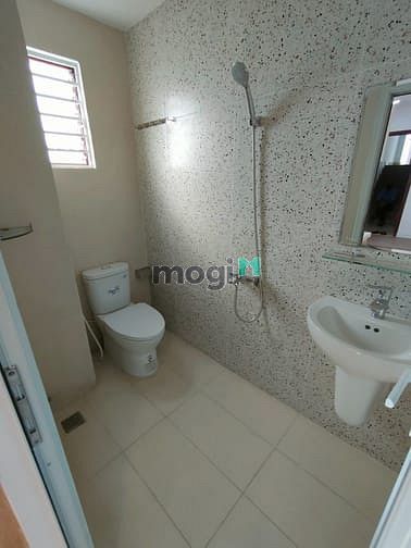 Hình ảnh CHDV Cửu Long gần sân bay Tân Bình