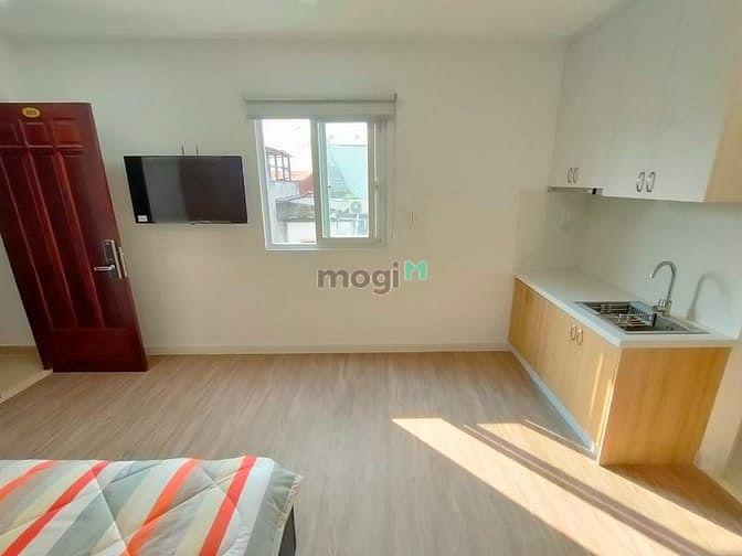 Hình ảnh CHDV Cửu Long gần sân bay Tân Bình