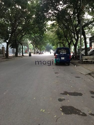 Hình ảnh Cho thuê biệt thự thô 3 tầng 1 tum
