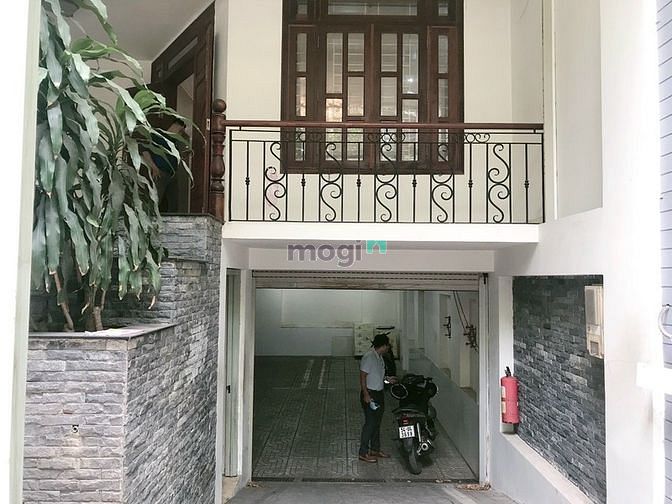 Hình ảnh Cho Thuê Nhà Hoàng Văn Thụ, P4, Quận Tân Bình, 8x20m, Hầm trệt 3 lầu