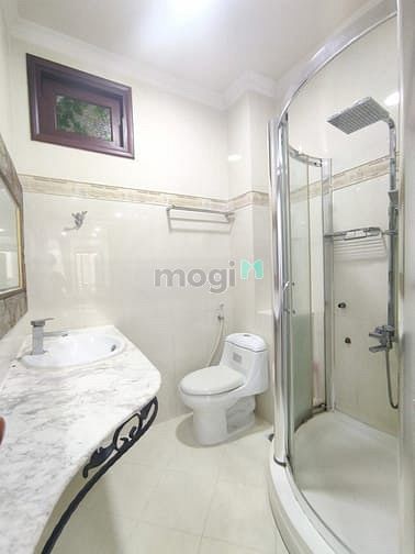Hình ảnh Cần cho thuê chdv dt 40m2 ngay trung tâm Q1 với mức giá siêu hấp dẫn !