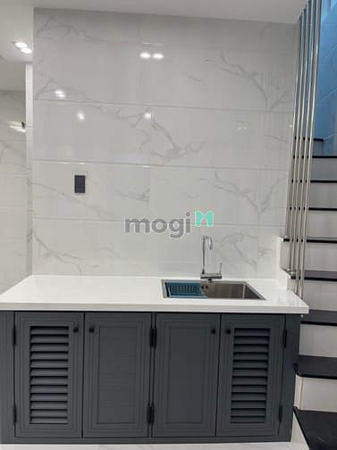 Hình ảnh Cần bán nhà CMT8 Quận 10 giá chỉ 4ty150