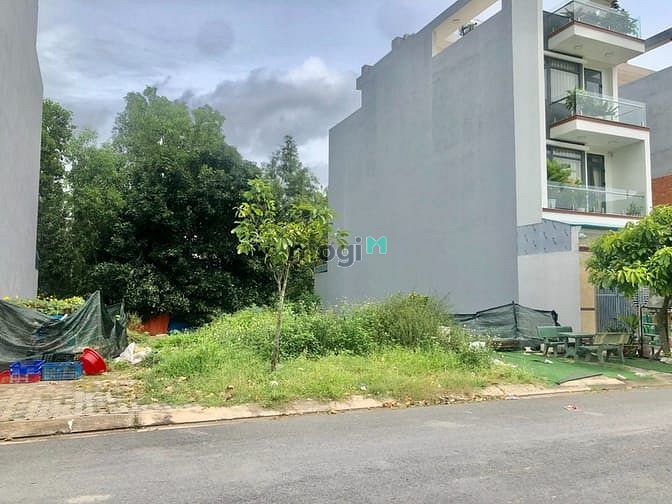 Hình ảnh Bán 125m2 đất thổ cư đường 20m, đối diện khu công nghiệp nhẹ,SHR