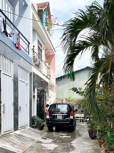 Hình ảnh Chủ bán 2 lô đất 50m2 liền kề Dương Quảng Hàm giá 4 tỷ 6