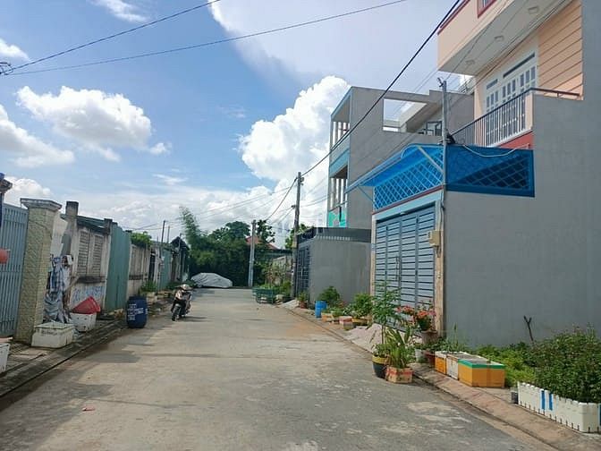 Hình ảnh Đất Đẹp Thổ Cư 100% , Bán Gấp , Võ Văn Hát , Quận 9
