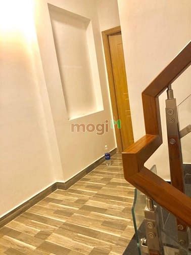 Hình ảnh Bán Gấp Nhà TP Thủ Đức Nhà 3 Tầng Xe Ô Tô Đỗ Tận Nhà Giá Chỉ 5.7 Tỷ.