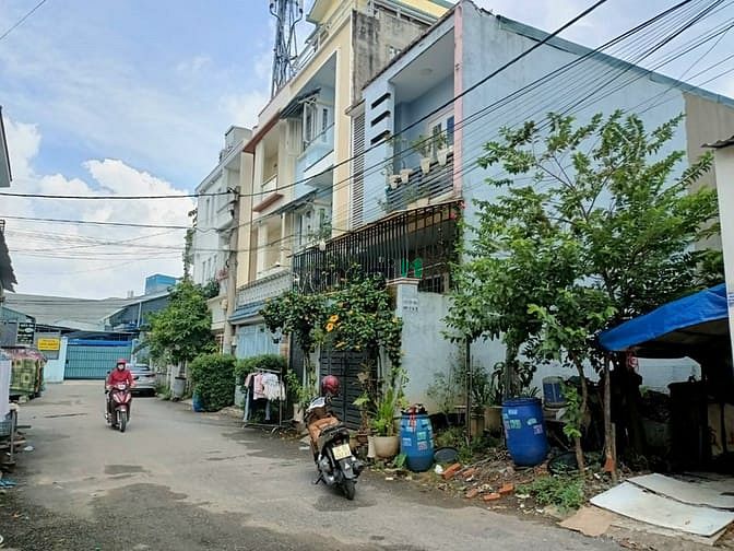Hình ảnh Bán Lô Đất Sát Chợ Tăng Nhơn Phú B . Quận 9