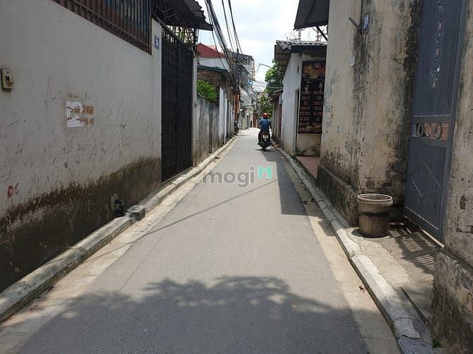 Hình ảnh Chính chủ cần bán 60m2 đất thổ cư tại ngõ 101 Phố Trạm, Long Biên
