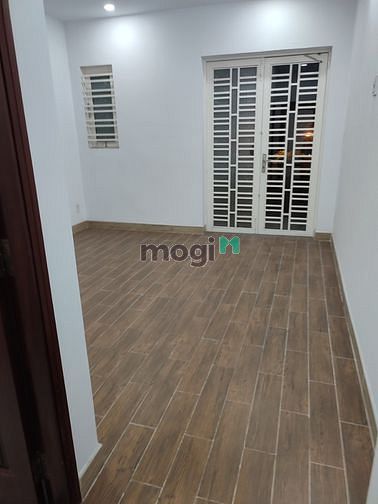 Hình ảnh Mặt tiền Chợ Lớn 4x20 3 lầu vị trí cực đẹp