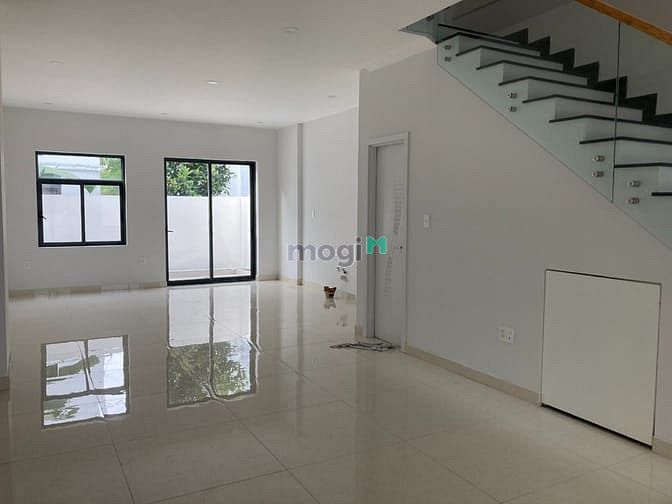 Hình ảnh Cho Thuê Nhà Làm Văn Phòng - KT 5x20 - Phường Tam Phú, Tp. Thủ Đức.