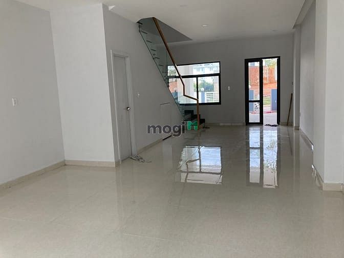 Hình ảnh Cho Thuê Nhà Làm Văn Phòng - KT 5x20 - Phường Tam Phú, Tp. Thủ Đức.