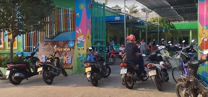 Hình ảnh Gia đình thu hồi vốn, cần bán gấp lô đất có 100% thổ cư, S.H.R, dân cư