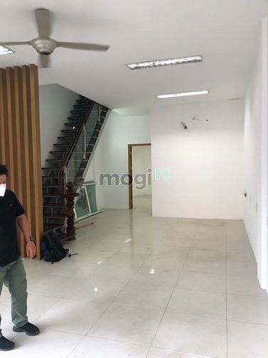 Hình ảnh Cho Thuê MT Trần Hưng Đạo Sát Bên Trường THPT