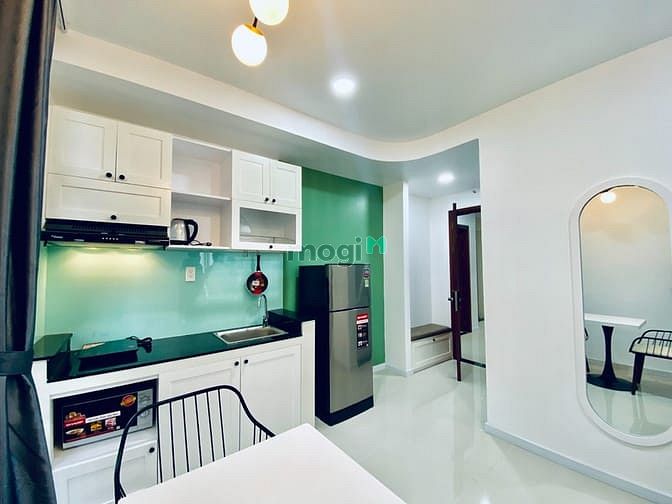 Hình ảnh Căn Hộ Cao Cấp khu Sân Bay. Ban công view thoáng. Free dọn phòng