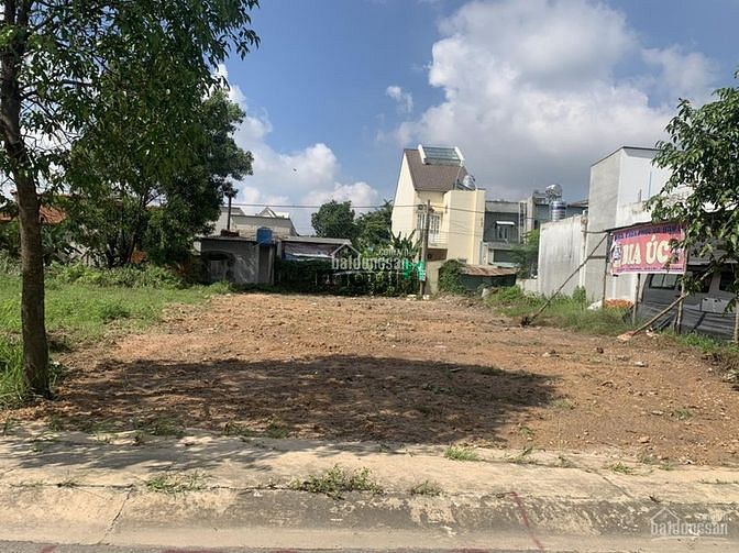 Hình ảnh GĐ cần bán nhanh lô đất 100m2(5x20m), SHR, dân đông, vị trí đẹp.
