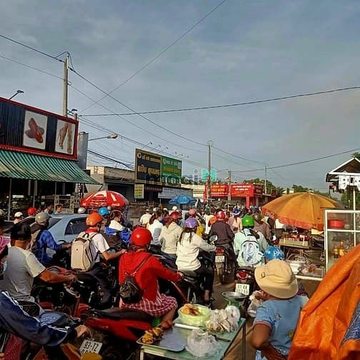 Hình ảnh GĐ cần bán nhanh lô đất 100m2(5x20m), SHR, dân đông, vị trí đẹp.