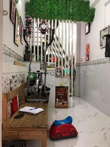 Hình ảnh Bán nhà 4 tầng Bến Vân Đồn P2 Q4