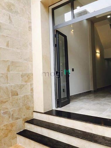 Hình ảnh Nhà Mặt Phố, Bố Làm Quan, Quẹo Lựa Bà COn Ới