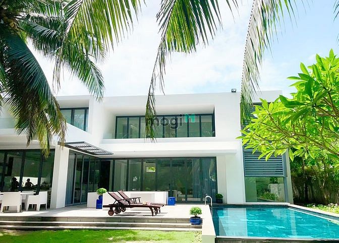 Hình ảnh Bán Villa Khu Compound Thảo Điền, 25x28m, 2 Lầu, Sân Vườn Lớn.