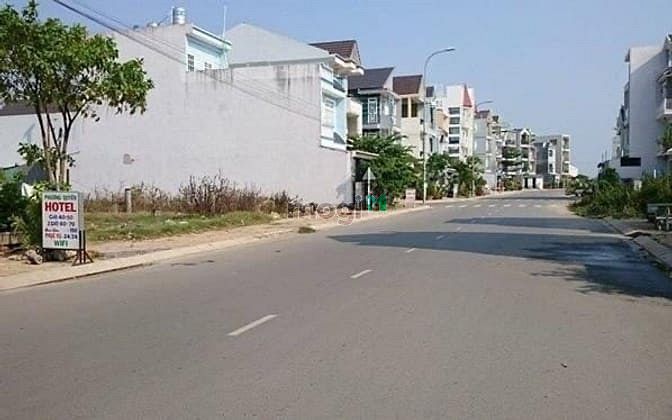 Hình ảnh Cần bán 3 lô đất trong kdc Hóc Môn đối diện chợ Bà Điểm giá mềm.