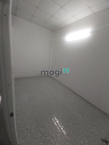 Hình ảnh Cho thuê nhà trệt chân dài hẻm xe hơi