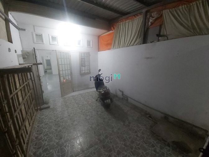 Hình ảnh Cho thuê nhà trệt chân dài hẻm xe hơi