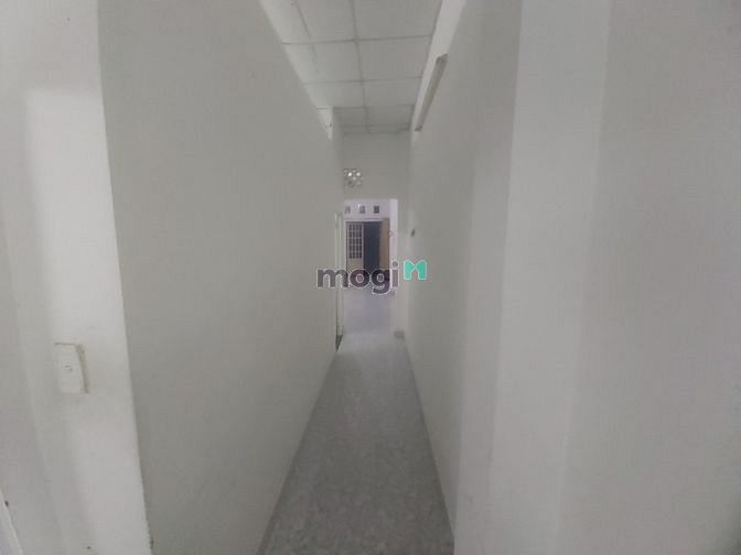 Hình ảnh Cho thuê nhà trệt chân dài hẻm xe hơi