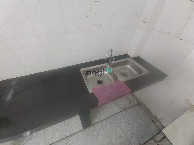 Hình ảnh Cho thuê nhà trệt chân dài hẻm xe hơi