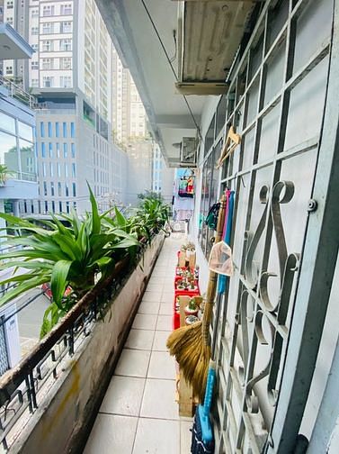 Hình ảnh Phòng cho thuê ngay nhà thi đấu phú thọ giá chỉ 2tr7, ban công
