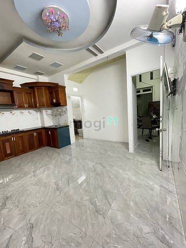 Hình ảnh Cho thuê chdv 2PN có ban công rộng 60m2