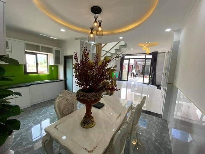 Hình ảnh Bán Nhà Phố 85 M2 Quận 12 4pn 4wc Đã Có Sổ
