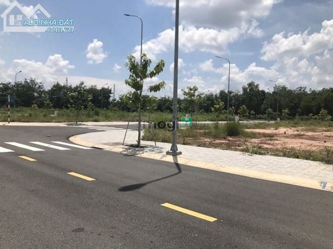 Hình ảnh Bán Đất Bình Dương, 210m2 (10x21) Mt Nhựa 16m, Dân Đông, Sổ Riêng