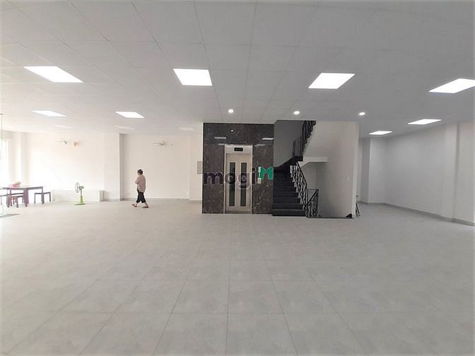 Hình ảnh Cho Thuê Tòa Văn Phòng Trần Não 16x23m - Hầm 6 Lầu Thang Máy