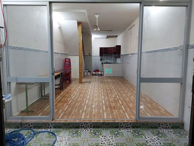 Hình ảnh Cho thuê nhà nguyên căn sát hai bên chung cư