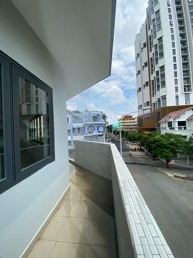 Hình ảnh Căn góc Trần Văn Kiểu,Q6, mới xây,18*9, hầm, trệt, 2lầu, st, thang máy