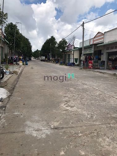 Hình ảnh cần tiền bán gấp đất 5x25m 125m2 sát QL13 dân đông tiện kinh doanh