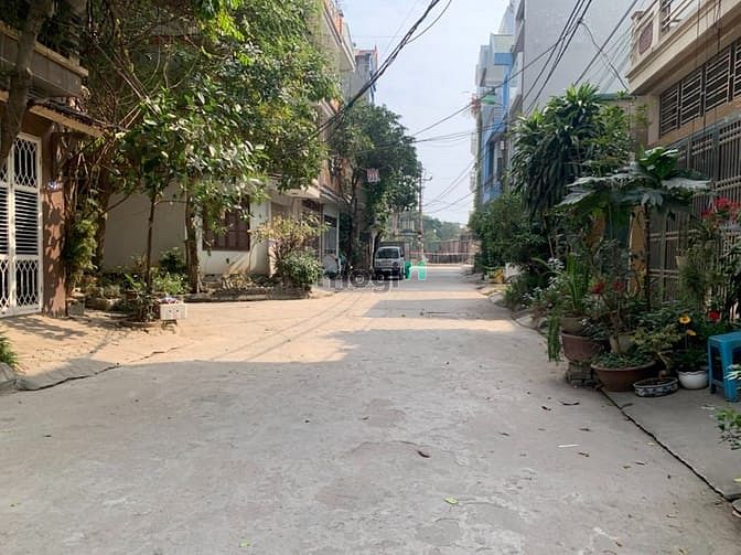 Hình ảnh Bán đất trục chính khu giãn dân Ao Ươm hồ Đắp Nếp Tư Đình