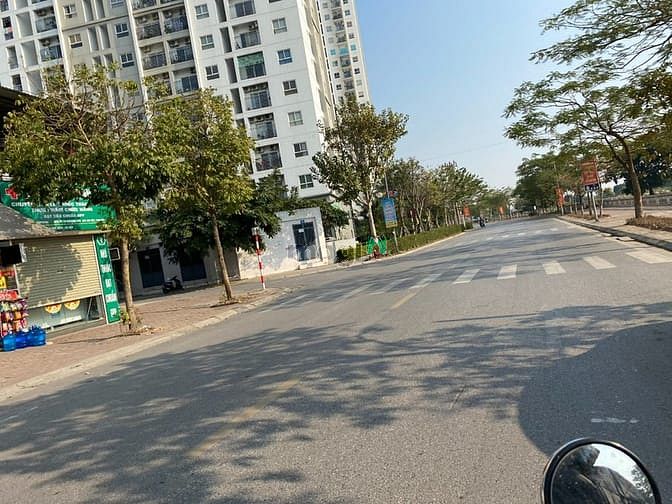 Hình ảnh Bán đất đấu giá mặt đường Phúc Lợi, đang có sẵn nhà 2 tầng