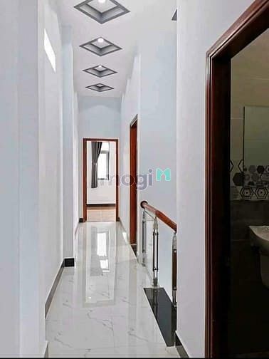 Hình ảnh Nhà bình tân chính chủ sổ hồng riêng