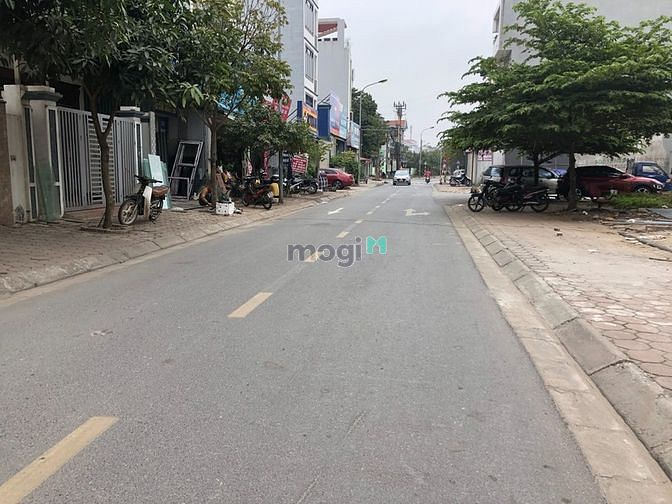 Hình ảnh Bán 50m2 đất phân lô vỉa hè đá bóng kinh doanh đỉnh tại Phúc Lợi,LB.