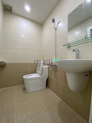 Hình ảnh Studio giá rẻ có cửa sổ lớn gần chợ , siêu thị, trường học, trạm y tế