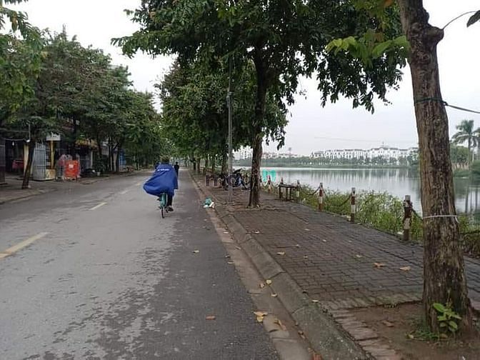 Hình ảnh Mặt đường, ô tô tải tránh - Bán đất Thạch Bàn, Long Biên, kinh doanh